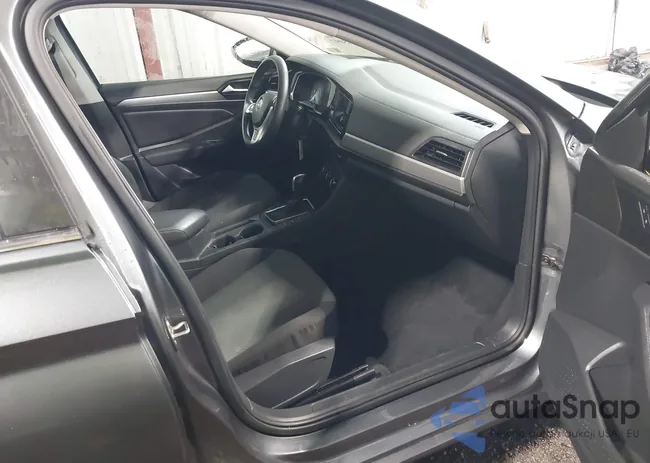 3VWC57BU0KM044018: 43755097