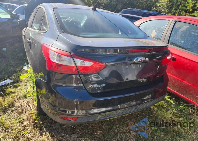 1FADP3F27EL458489: 43755570