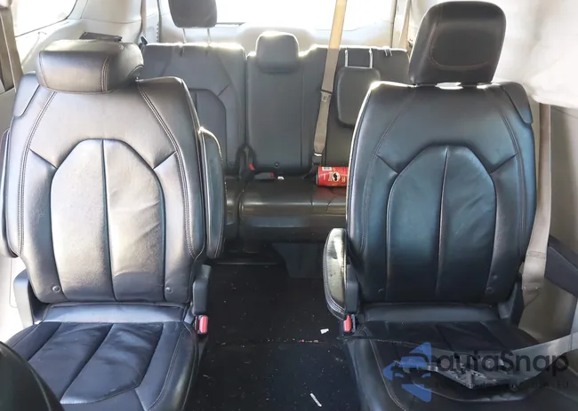 2C4RC1BG5HR543005: 43755598