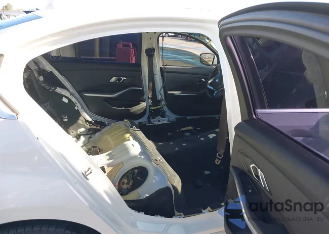 WBA5R1C55KAJ99209: 43756212