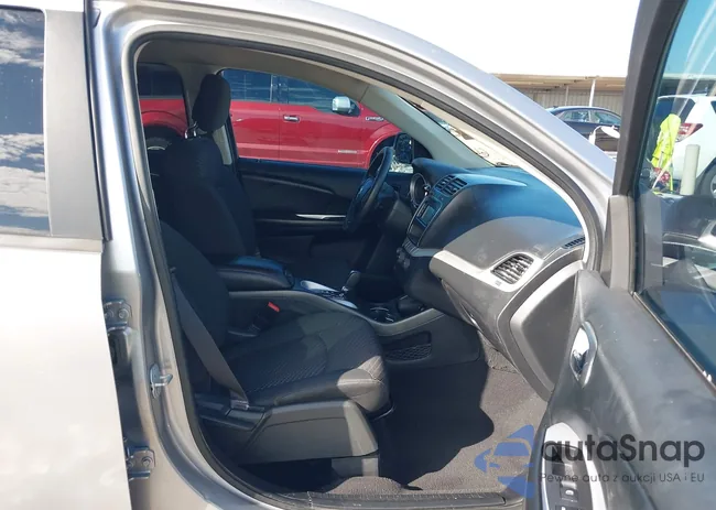 3C4PDCAB7JT519958: 43755688