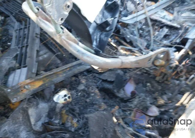 JF1GPAU61FH283085: 43755907