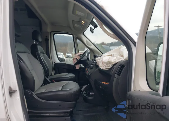 3C6TRVDG0KE526749: 43755925