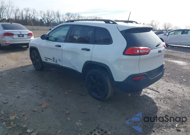 1C4PJLCB3GW272821: 43757060