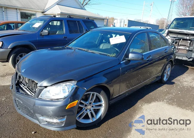 WDDGF8AB7DR261127: 43757157