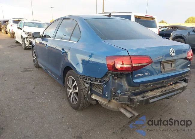 3VWDB7AJ1HM225299: 43757336