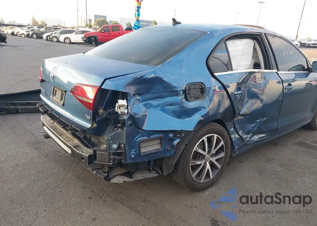 3VWDB7AJ1HM225299: 43757336