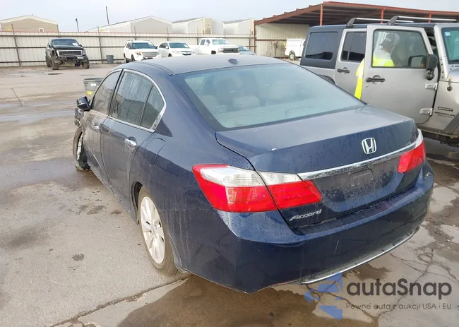 1HGCR2F83FA240157: 43757408