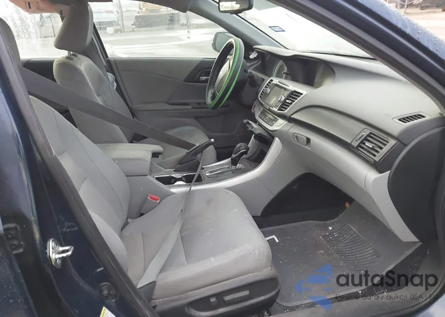 1HGCR2F83FA240157: 43757408