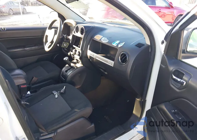 1C4NJDBB6ED749233: 43757523