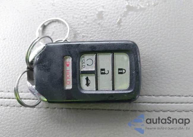 1HGCR2F83GA190863: 43757582