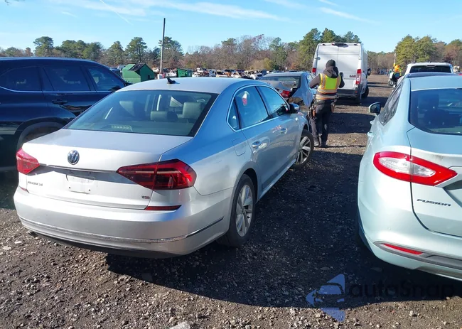 1VWBA7A32JC018116: 43756738