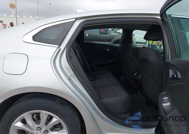 1G1ZD5ST9NF119274: 43756806