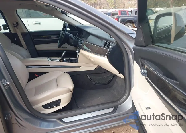 WBAKB4C56CC575673: 43756910