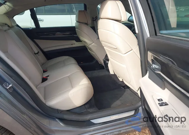 WBAKB4C56CC575673: 43756910