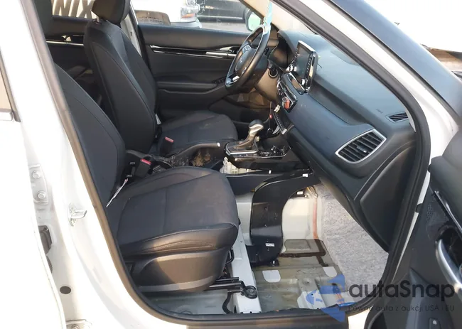 KNDEUCAA6P7451552: 43758026