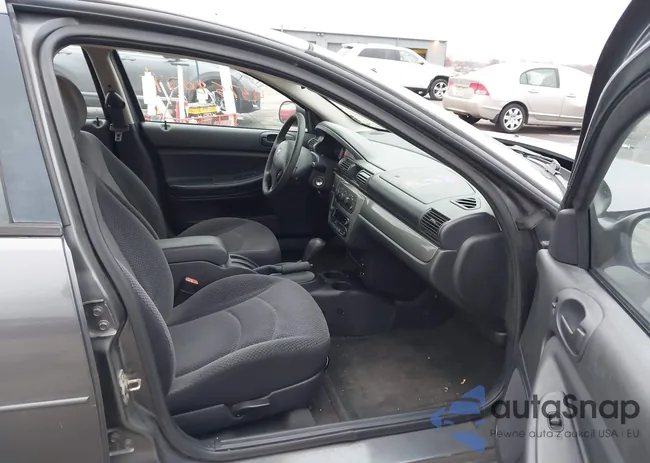 1B3EL46X15N564423: 43758051