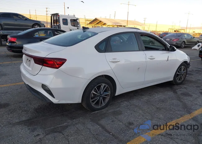 3KPF24AD2PE656005: 43758074