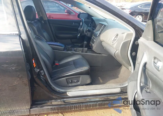 1N4AA51E49C807390: 43758134