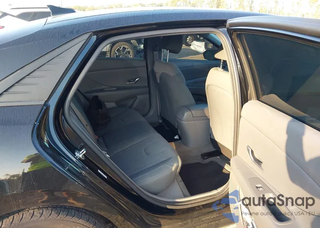 KMHLL4AGXPU454259: 43758152