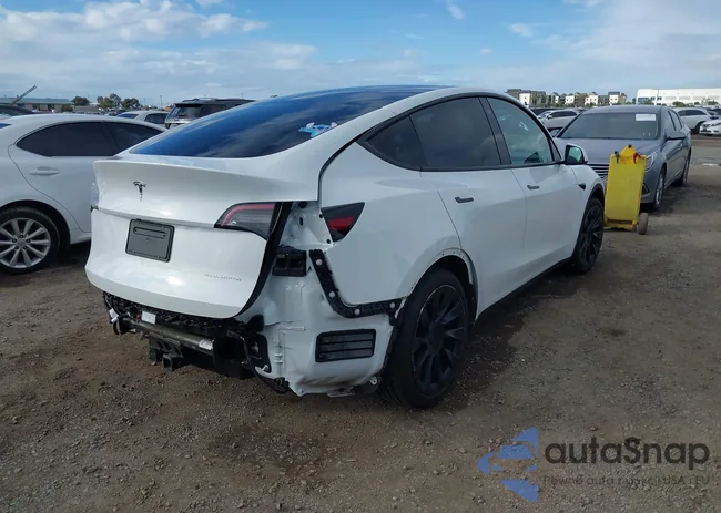 5YJYGAEE4MF214084: 43758379