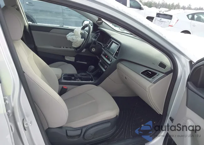 5NPE24AF2KH798601: 43758475