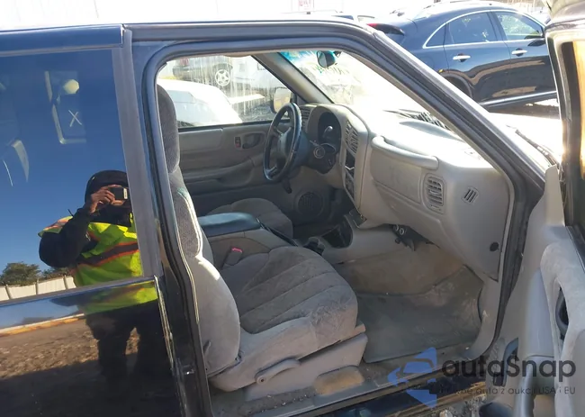 1GTCS19W828152956: 43757844