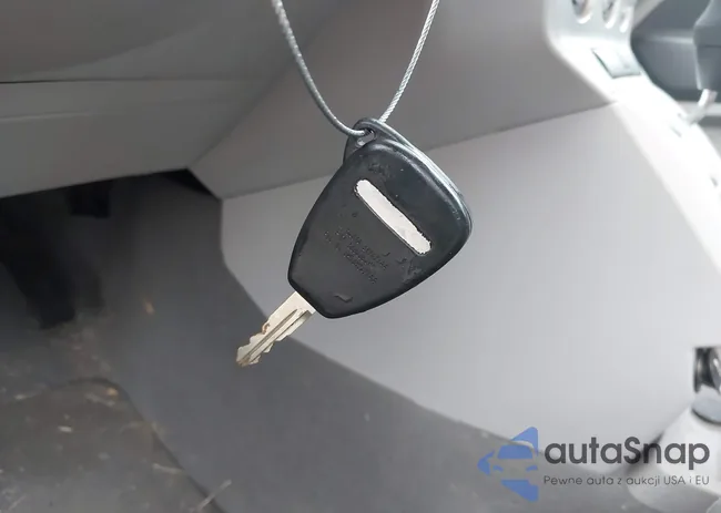 1B3HB48B17D592992: 43757953