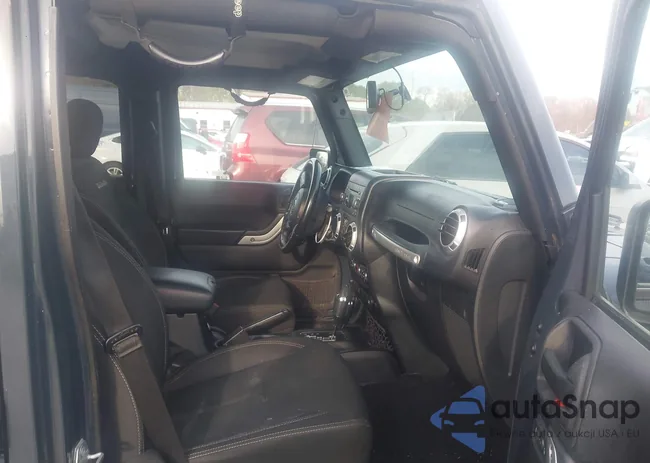 1C4BJWEG2GL184879: 43759268