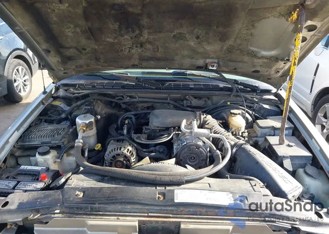 1GNCT18W0XK221929: 43759372