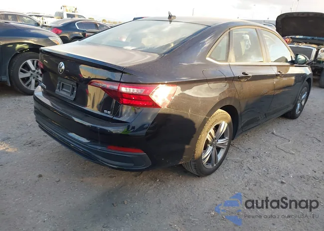 3VWEM7BU8RM080240: 43759527