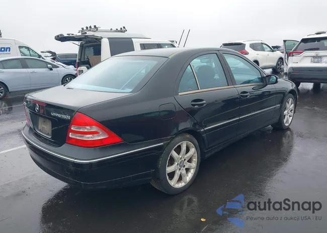 WDBRF40J24A556752: 43758869