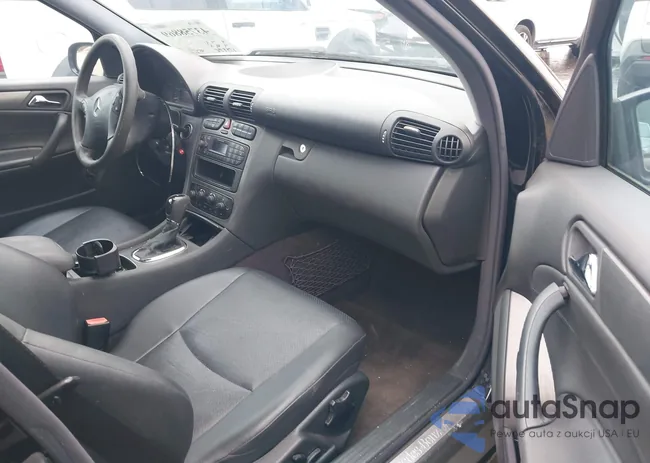 WDBRF40J24A556752: 43758869