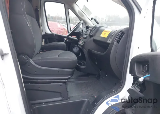 3C6TRVAG1LE135356: 43760113