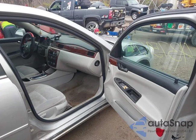 2G1WB58K089216304: 43759679