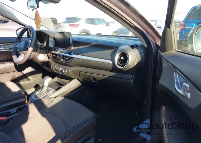 3KPF24AD0PE536607: 43759808