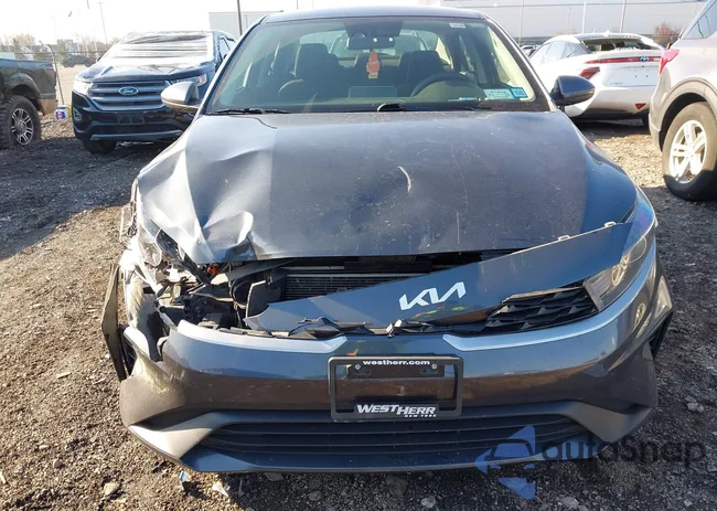 3KPF24AD0PE536607: 43759808