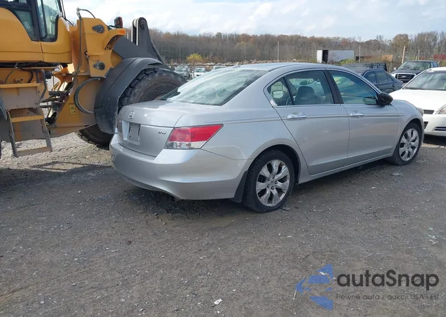 1HGCP36838A044833: 43761006