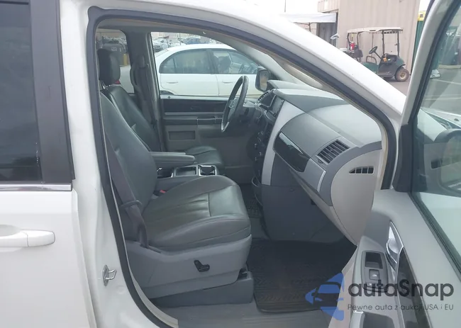 2D4RN5DX9AR239070: 43761017