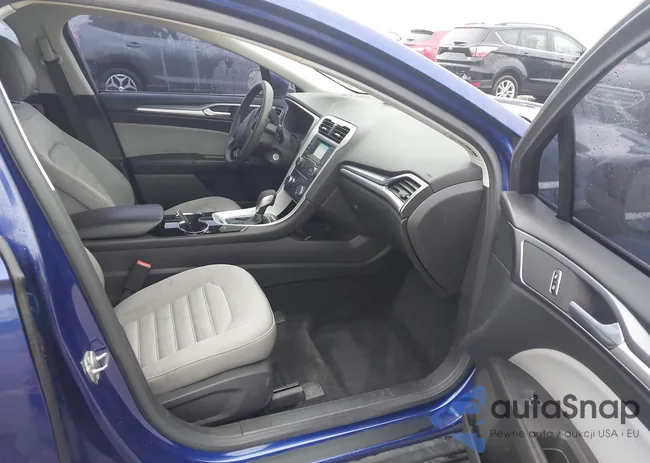 3FA6P0G76FR143977: 43761375