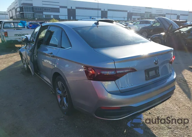 3VW7M7BU8PM016494: 43761376