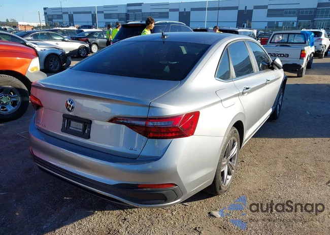 3VW7M7BU8PM016494: 43761376