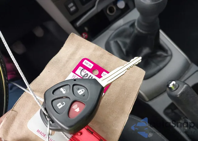 2T1BU4EE6CC855076: 43761504