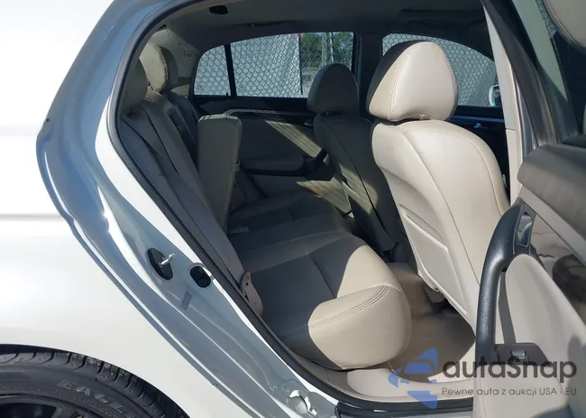 19UUA66267A044942: 43761564