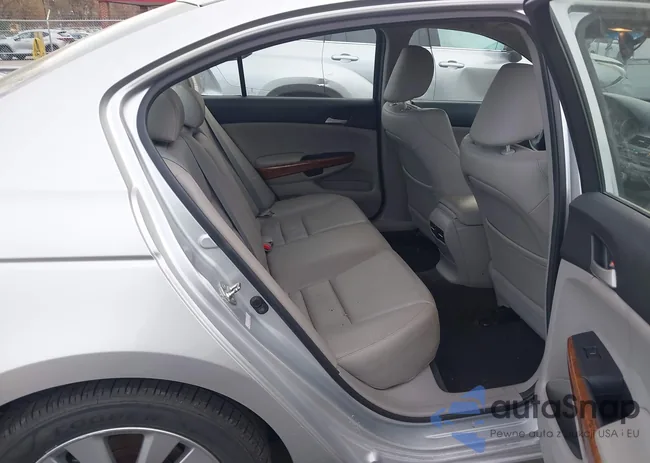 1HGCP3F80CA024791: 43760604