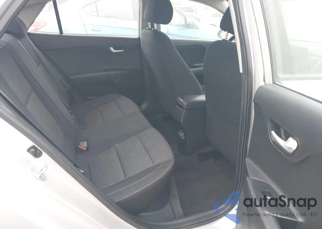 3KPA24AD2ME374629: 43760781