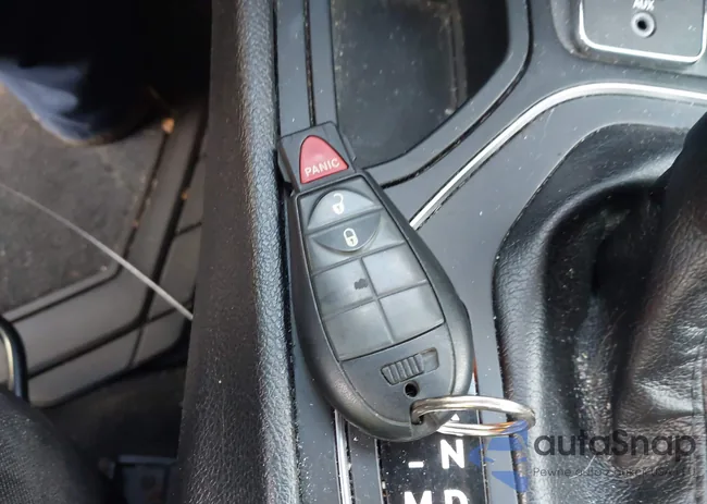 1C4PJLCB5KD307640: 43762277