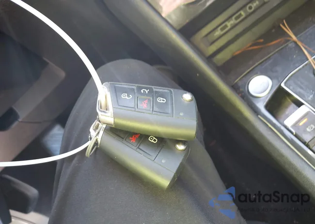 3VV3B7AX5JM134787: 43762527