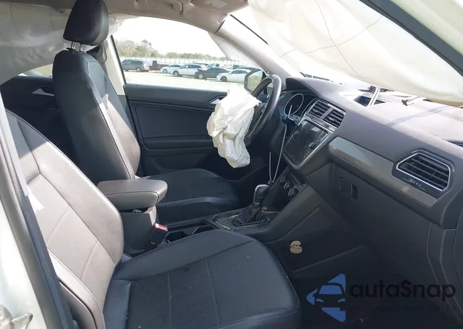 3VV3B7AX5JM134787: 43762527