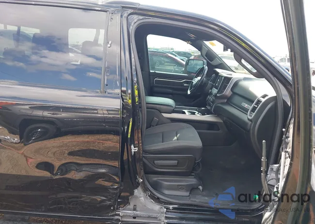 1C6RREFT4MN646945: 43762595